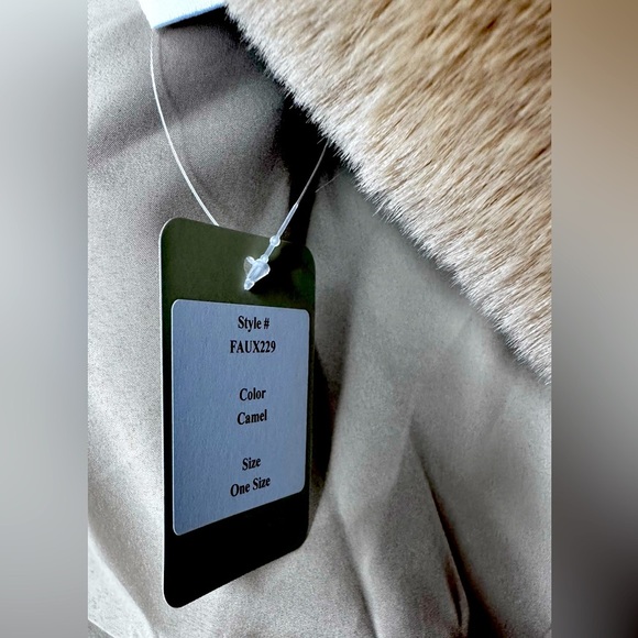 $450! La Fiorentina Faux Fur Cape Poncho Jacket with pockets Camel One S… - Picture 4 of 5